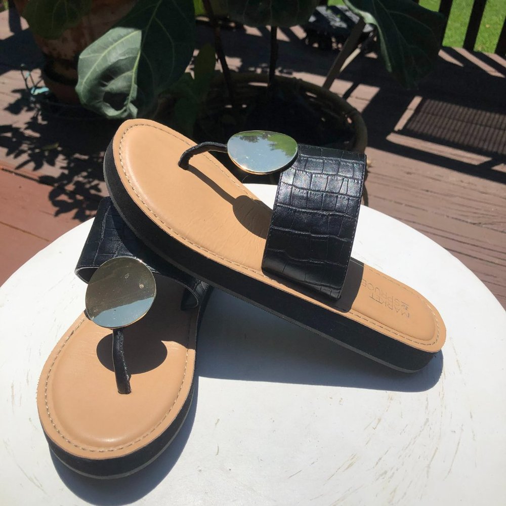 Market & Spruce Women's Havanna Textured Thong Sandals Black Size US:7.5